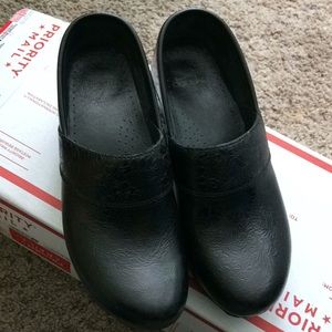 Dansko wedge clogs size 37